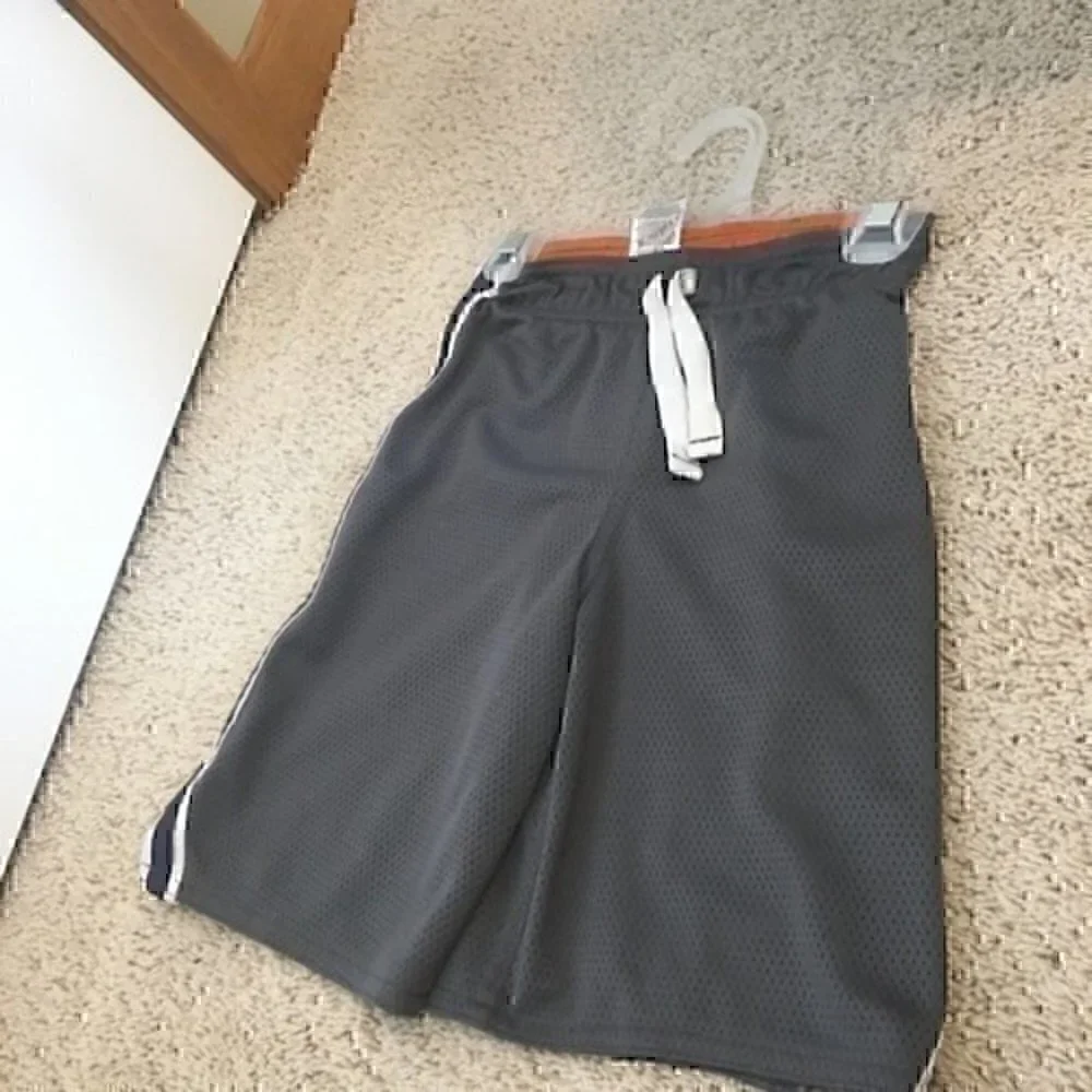 Carters boys size 6 gray athletic shorts